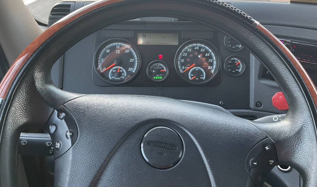 2018 FREIGHTLINER Cascadia 125 - Image 8